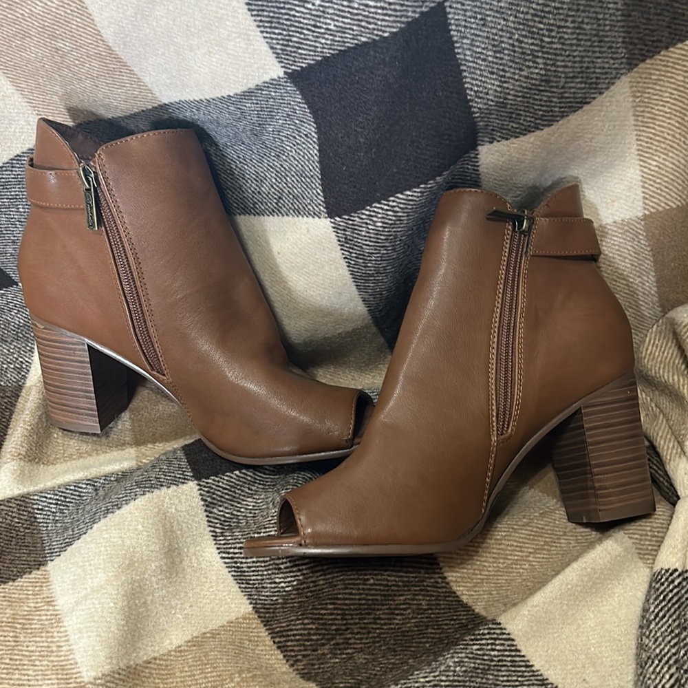 NWT Peep Toe Booties Women’s 8.5